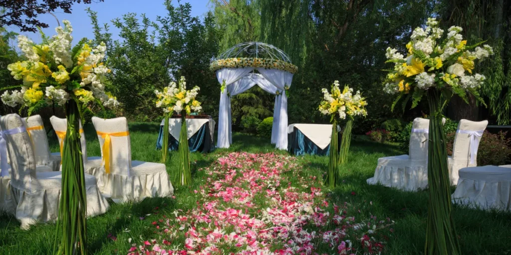 What Are the Top Outdoor Decorating Ideas for the Summer Season? What Are the Top Outdoor Decorating Ideas for the Summer Season?